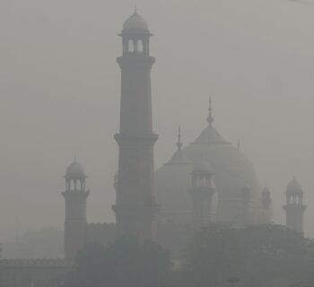 LHC orders private organizations to allows 50pc employs to work from home as smog covers Lahore