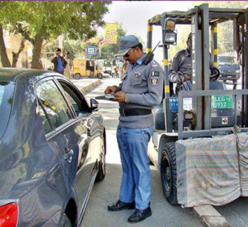 Traffic Police Lahore catch car with 166 unpaid e-challans